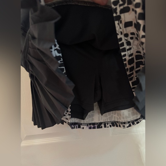 Bolle Grey Purple and White Patterned Athletic Top and Skort Set large - Picture 7 of 7